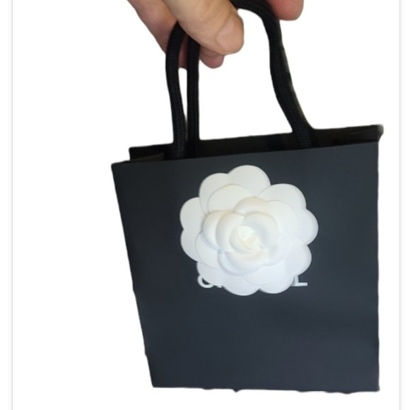 🧧Authentic Chanel Camille Flower Jewelry/Beauty/Gift Bag❤️+GIFT - Picture 4 of 9
